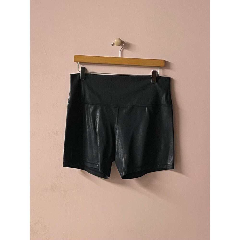 Lululemon Black Shine High Rise Bike Shorts Size L/XL (?)